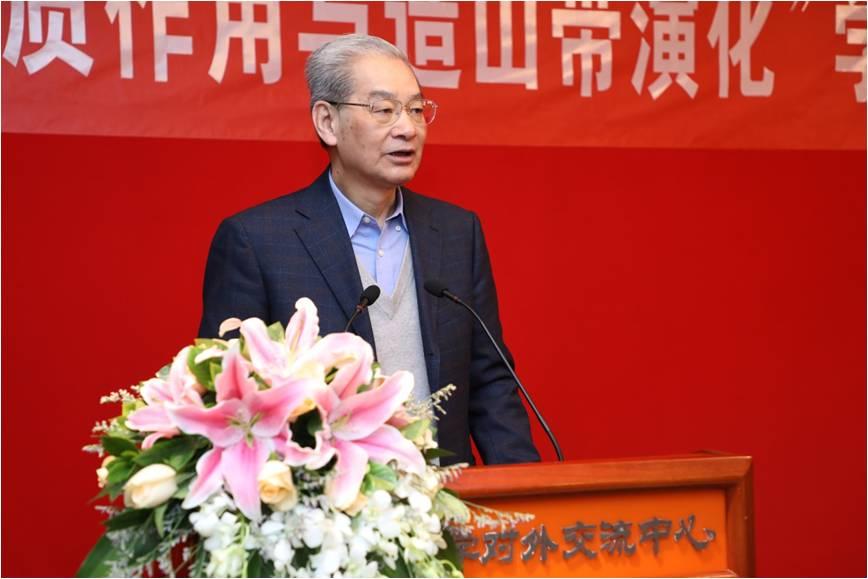 果冻传媒
地空学院陈运泰院士发言.jpg 果冻传媒
地空学院陈运泰院士发言.jpg